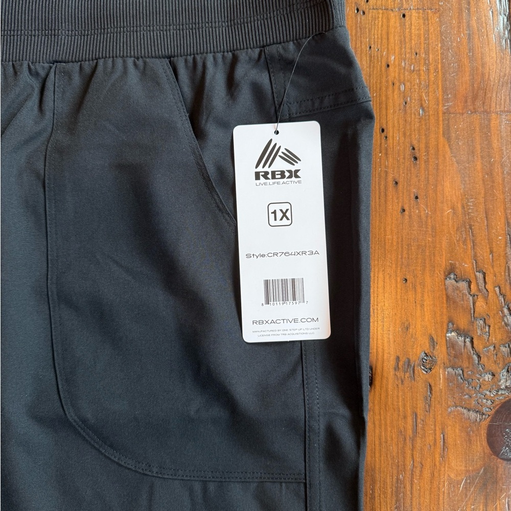 NWT RBX Wome’s Black Athletic Cropped Cargo Pants - Picture 2 of 7